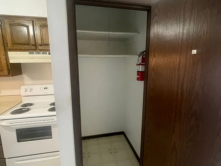 Raceway Apartments — Photo 6