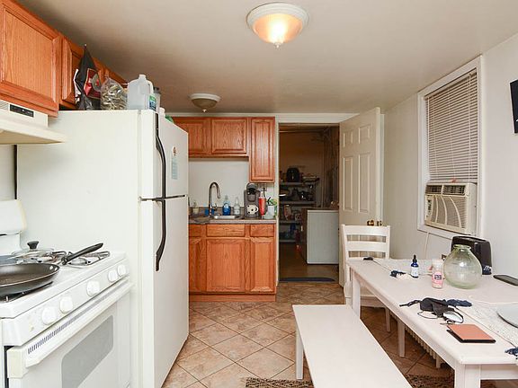 3rd image of 1517 W Grand Ave #1