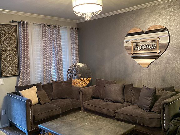 5th image of 1085 S San Marino Way