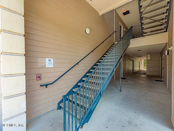 3rd image of 13810 SUTTON PARK Drive #1524