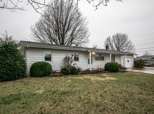 1849 N Yulan Dr, Springfield, MO 65803
