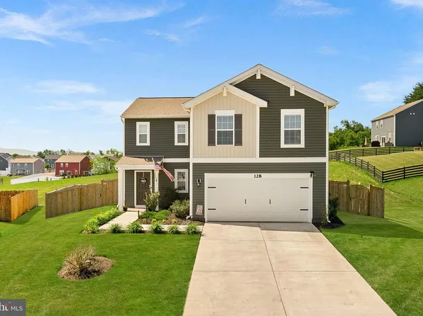 128 Centergate Dr, Charles Town, WV 25414