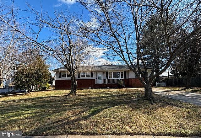 1st image of 240 Redwood Ave