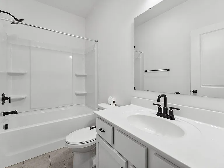 349 E 4th St — Photo 20