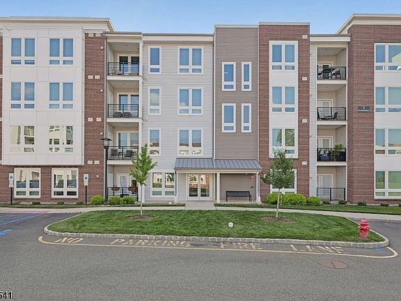 3rd image of 2 Vanderbilt Blvd BLDG 2 #403