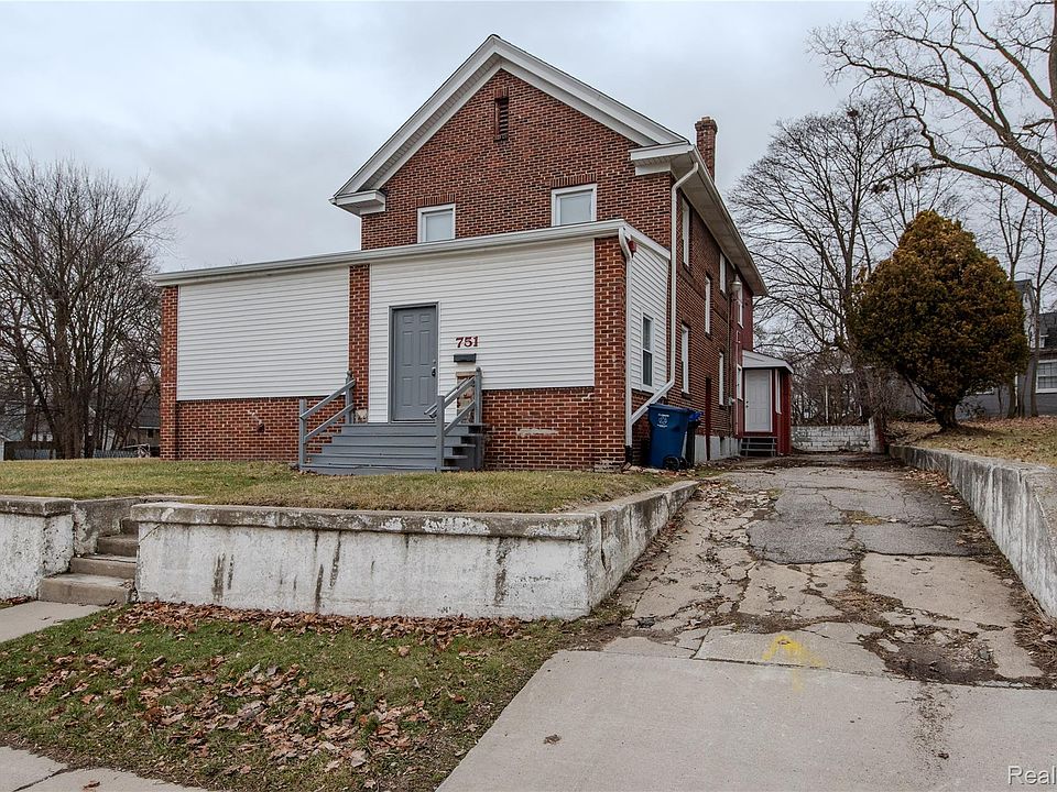 1st image of 751 Dupont St