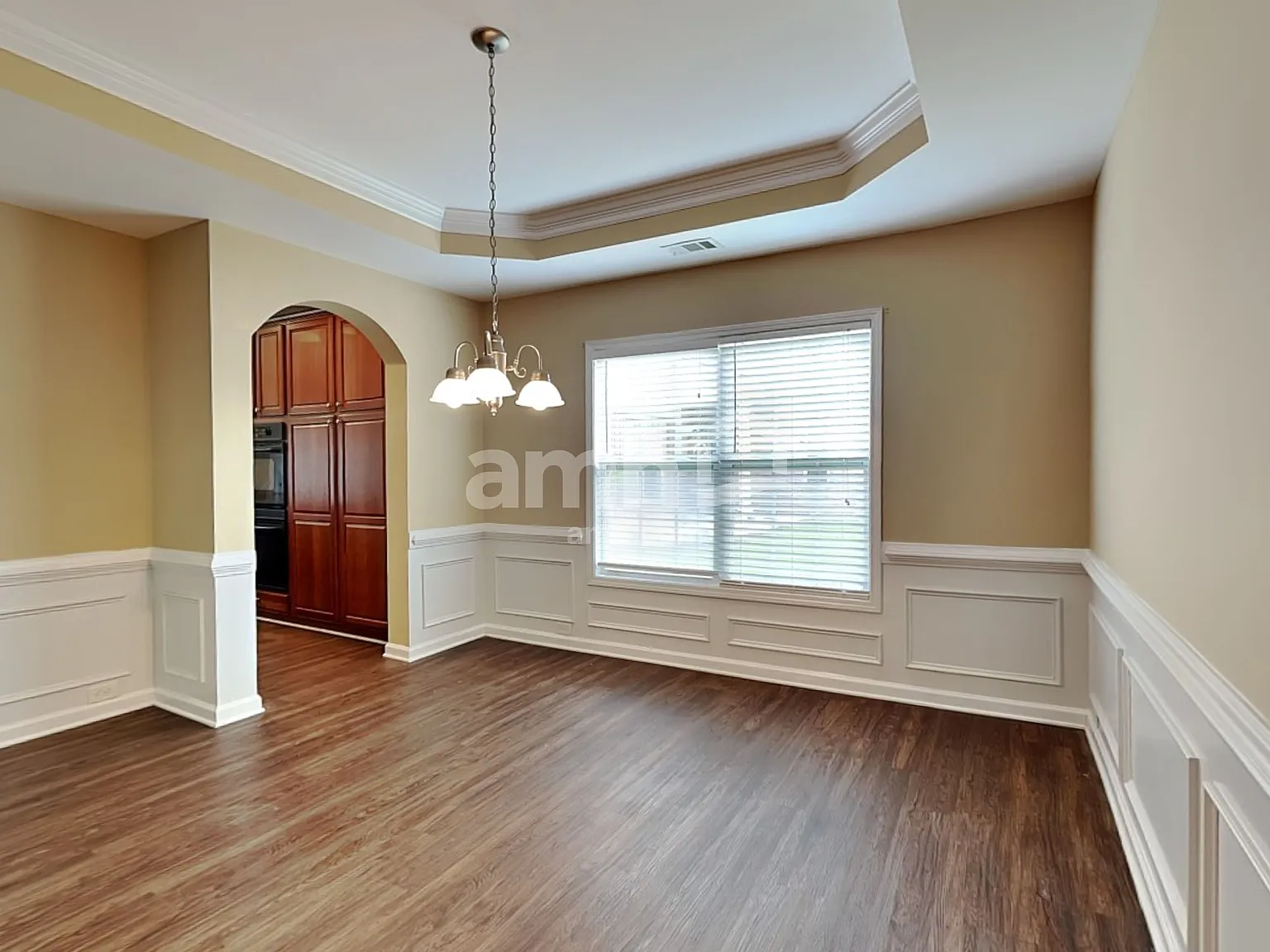 4 bed, 2.5 bath, 3515 sqft, $2,870 — Photo 4