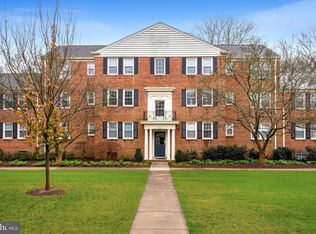 6725 W Wakefield Dr APT B2, Alexandria, VA 22307