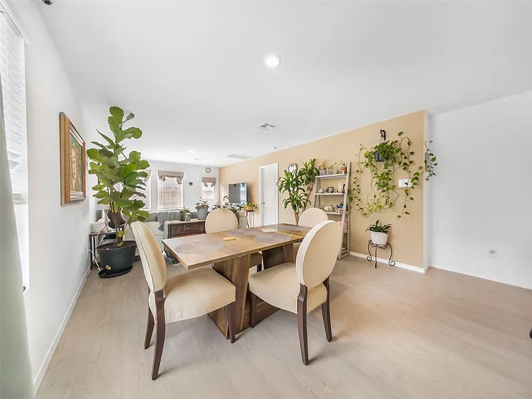 373 Cowpoke Dr — Photo 10
