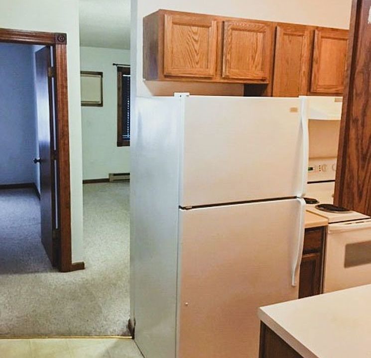 Experience Luxurious Living in the Heart of Kenwood, Baxter Spacious