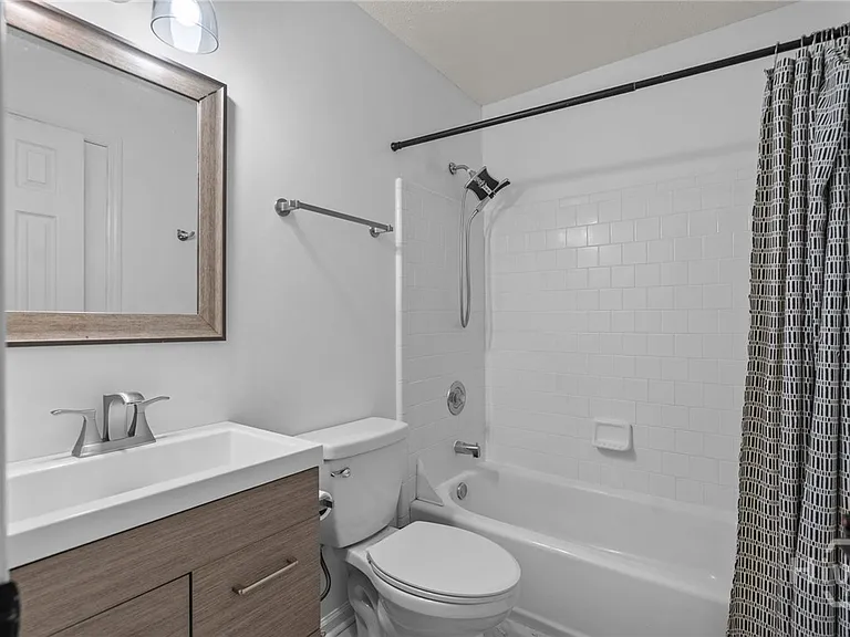 114 Saint Andrews Way — Photo 30
