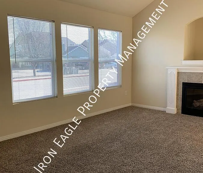 5908 W Port Ln #101 — Photo 4