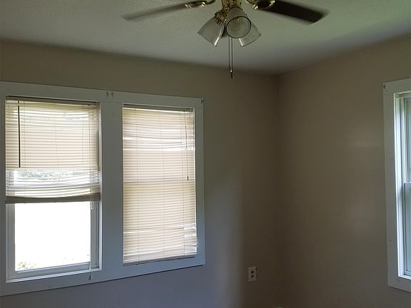 4th image of 308 Mankin Ave