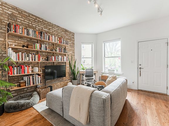5th image of 3316 W Palmer St APT 1R