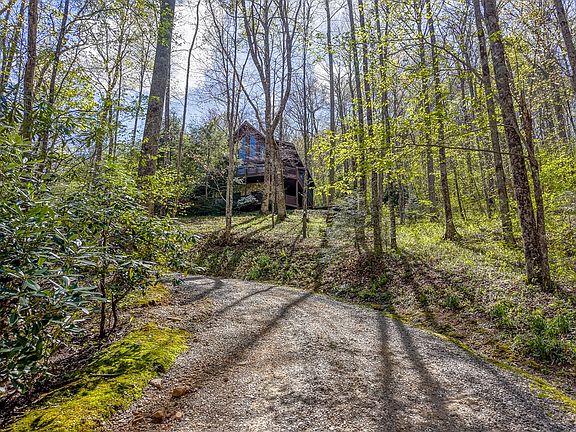 3rd image of 507 Angel Fields Rd