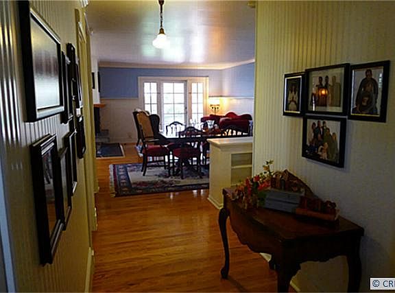 4th image of 1100 N Cornell Ave