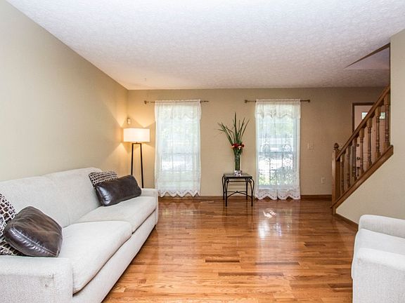 4th image of 587 Thistle Ave