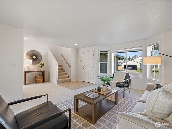 5th image of 3336 Sadie Street NE