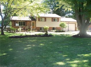 6127 Thunderbird Dr, Mentor, OH 44060