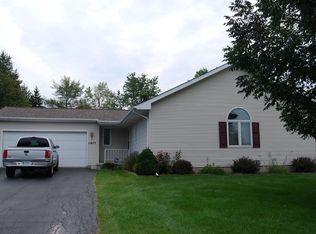 11675 Hawthorne Glen Dr, Grand Blanc, MI