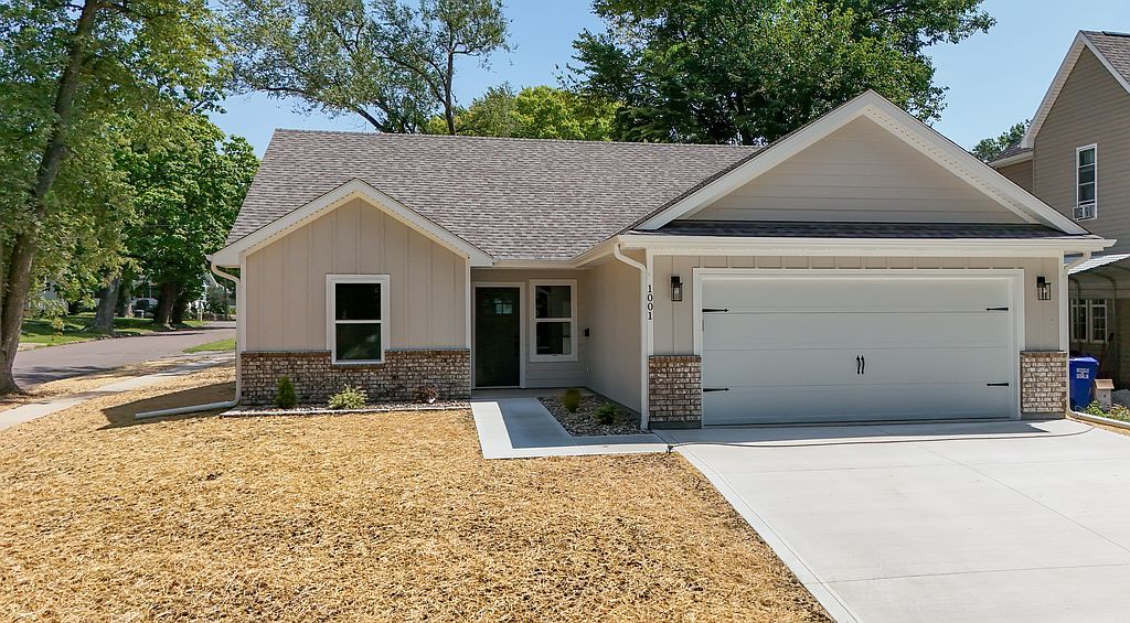 1001 S Missouri Ave - Property Image