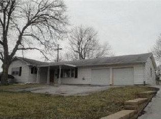 522 S Madison St, Raymore, MO 64083