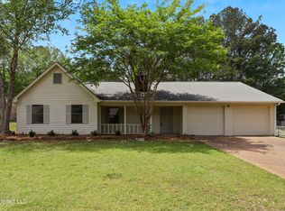 563 Thorngate Ct, Brandon, MS 39047