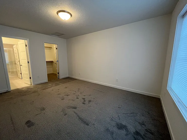 1550 E. 3rd St. — Photo 7