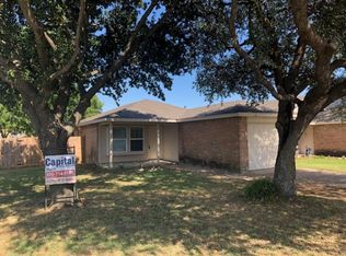 9201 Coral Ln, Fort Worth, TX 76140