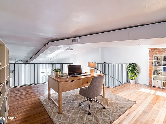 4th image of 183 Christopher St #Penthouse 1