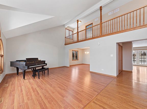 3rd image of 8825 Brown Ln