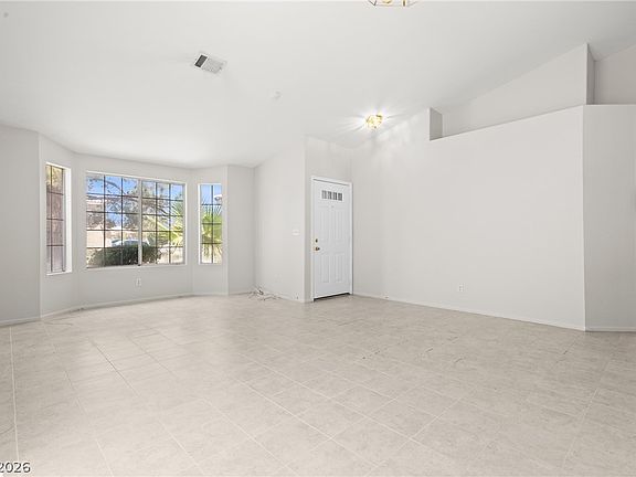 3rd image of 8984 Sierra Palms Way