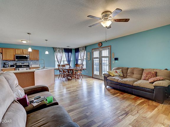 3rd image of 2044 S Highview Ave