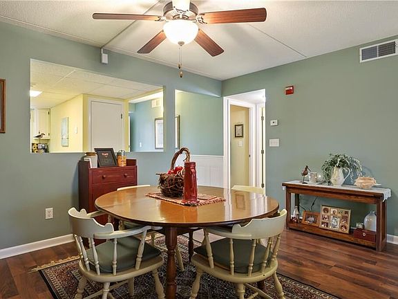 4th image of 650 E Greenwich Ave APT 2-310