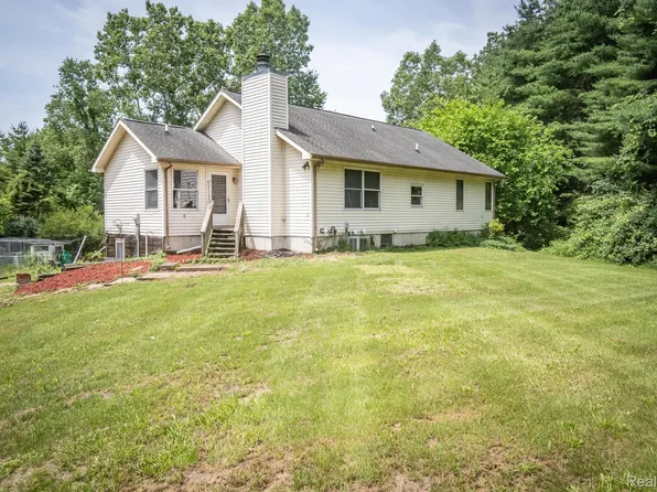 10345 McKean Rd, Willis, MI 48191