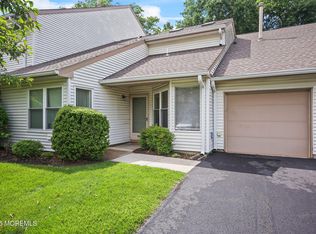 387 Bayberry Ct, Englishtown, NJ 07726
