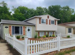 24725 Orchid St, Harrison Township, MI 48045