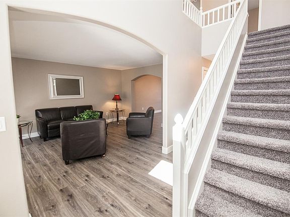 3rd image of 19539 E Crestridge Cir