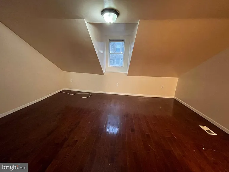 537 N 13th St #3F — Photo 17