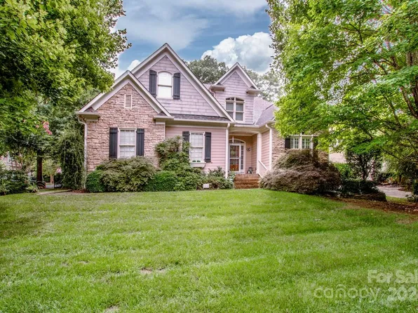 19680 Wooden Tee Dr, Davidson, NC 28036