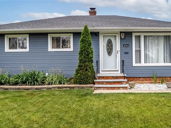 4564 Winter Ln, Brooklyn, OH 44144