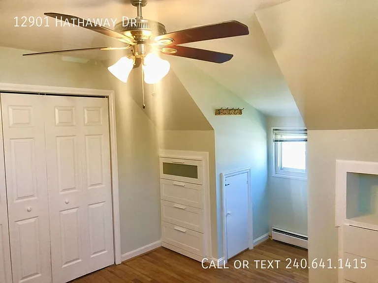12901 Hathaway Dr — Photo 16
