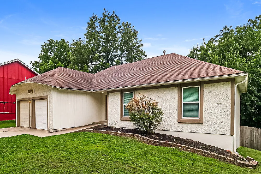 3 bed, 2.5 bath, 2600 sqft, $2,035 — Photo 4