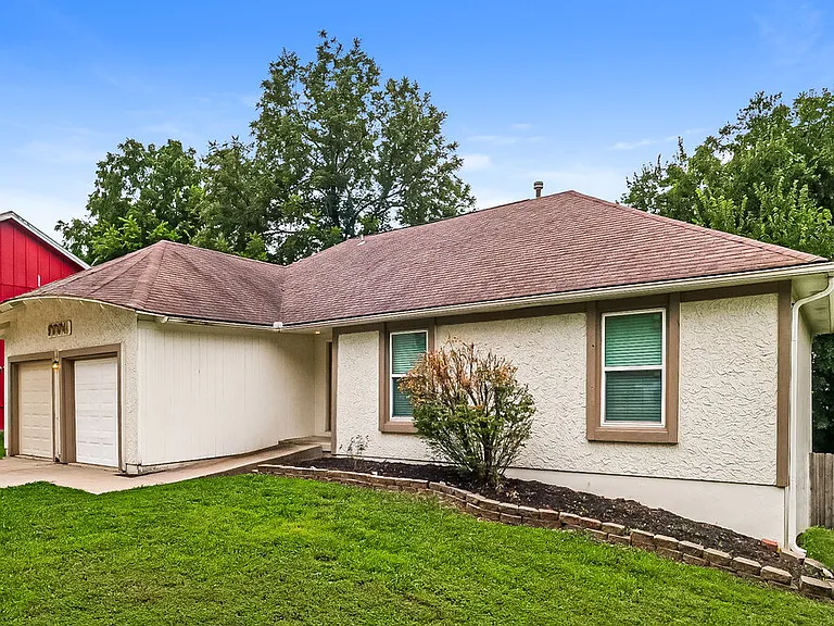 9004 Arlington Ct — Photo 4