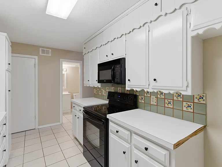 2113 Fleur De Lis Ct — Photo 6