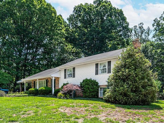 3rd image of 70 Westfield Dr