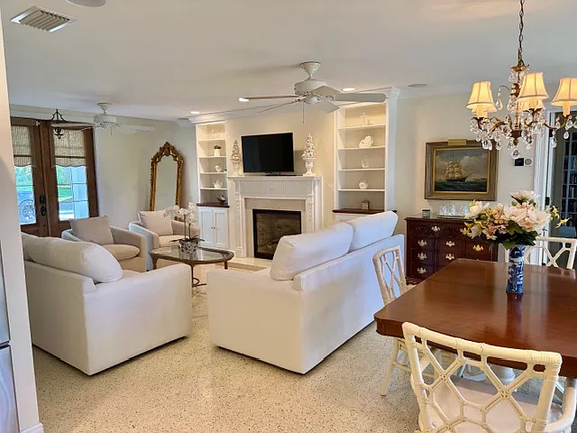 555 Camelia Ln — Photo 4