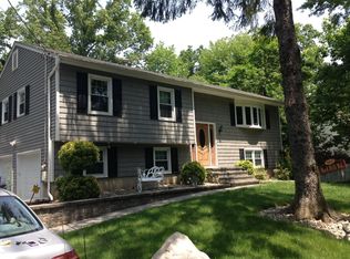 102 Red Hill Rd, New City, NY 10956