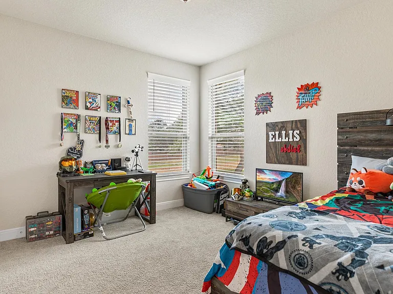 270 Lilly Blf — Photo 14