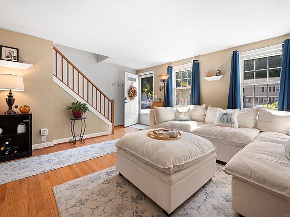 5th image of 12 Redbud Ln